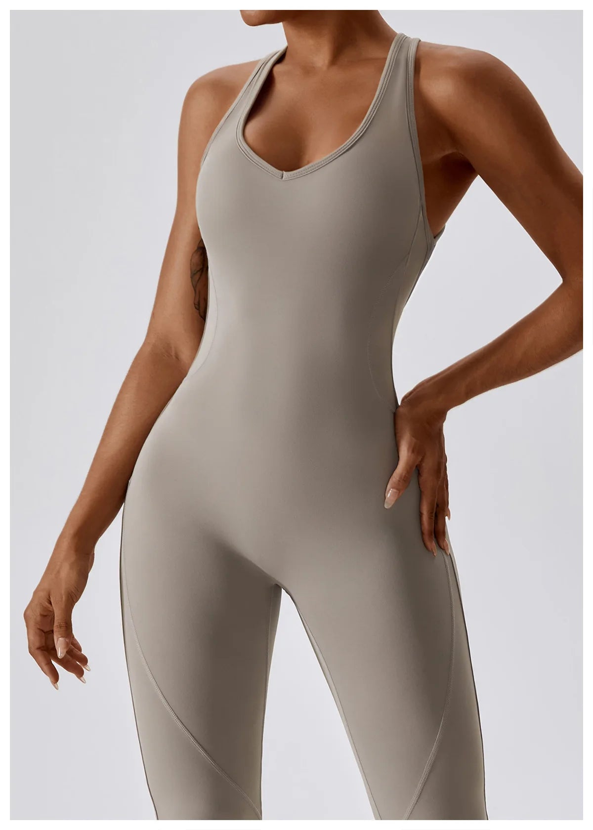Open back V jumpsuit gym set for women, featuring stretch fabric, suitable for yoga, training, and fitness workouts.