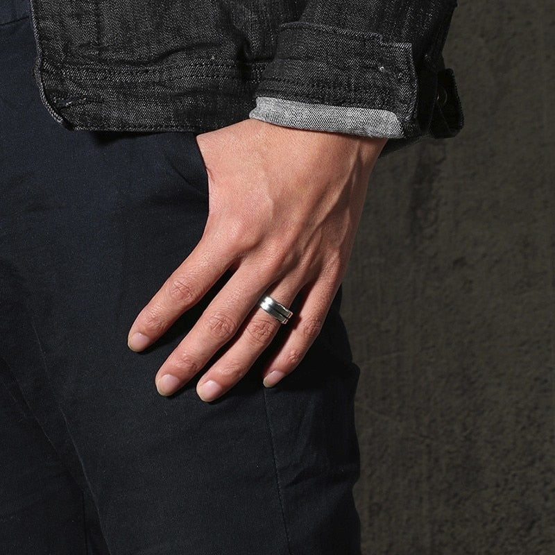 Black stainless steel groove rainbow ring for men and women, trendy casual jewelry, featuring 6/8mm band with stylish fraternal design
