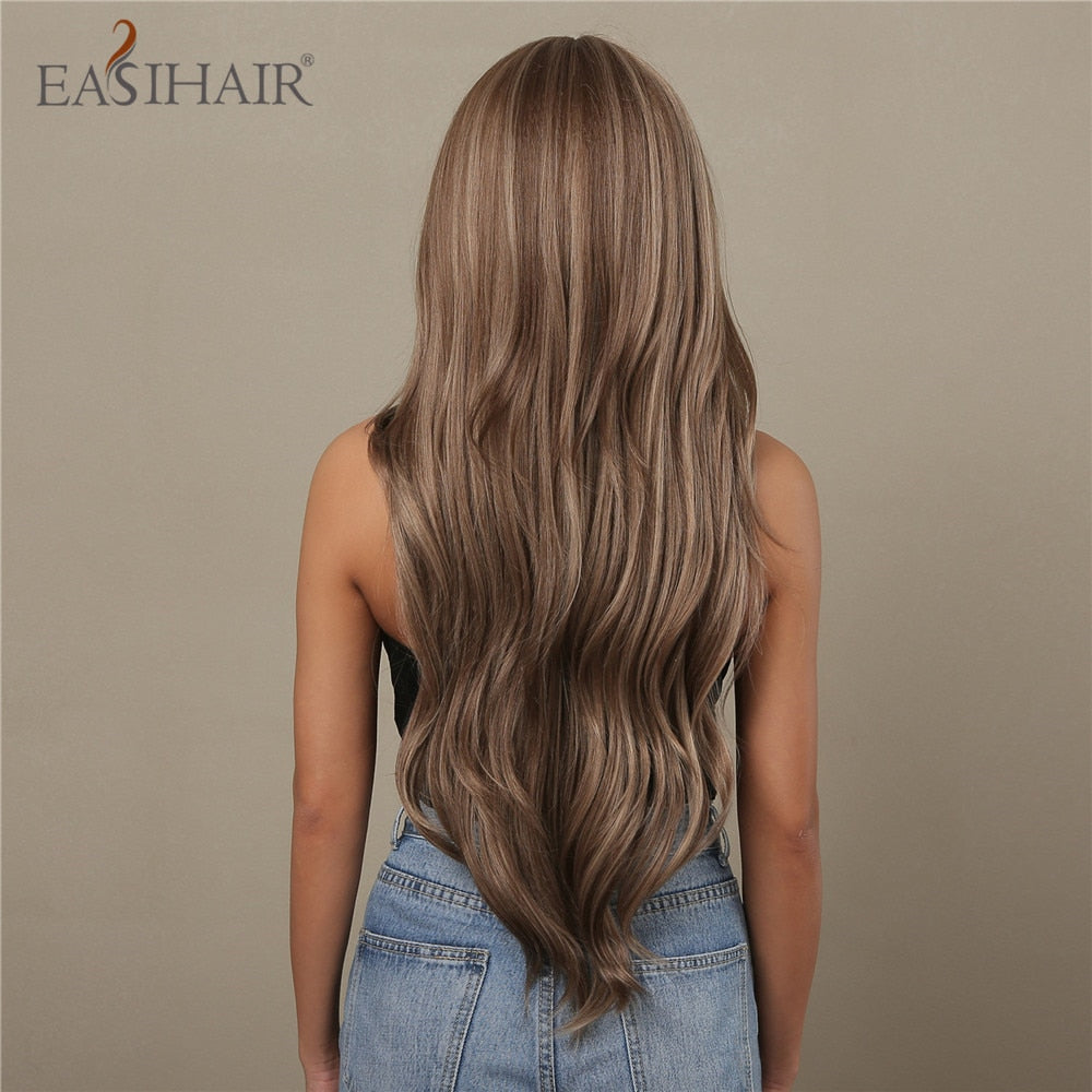 Long wavy synthetic wig in brown and blonde with bangs, heat resistant hair for women’s daily wear and cosplay.