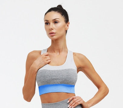 Seamless 2-piece sports suit set by The Clothing Company Sydney featuring athletic leggings and sports bra for gym and yoga.
