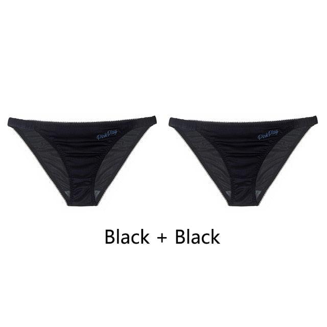 Two-pack letter print women's seamless low-rise panties in comfortable underwear with fashion-forward design.