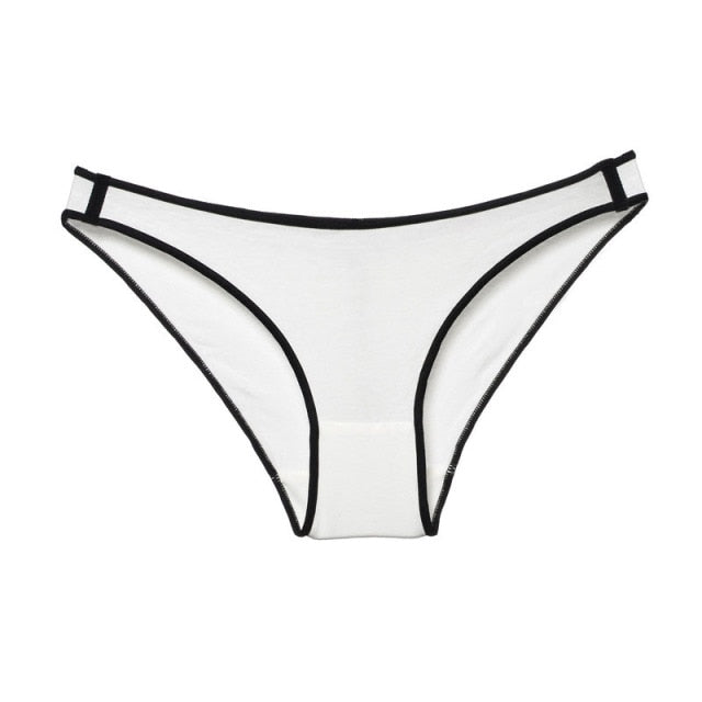 Soft cotton mix low-waist seamless lingerie by The Clothing Company Sydney, breathable high-elasticity G-string briefs.