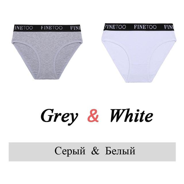 Two-pack of The Clothing Company Sydney cotton seamless briefs, low waist, solid color breathable underwear for women.