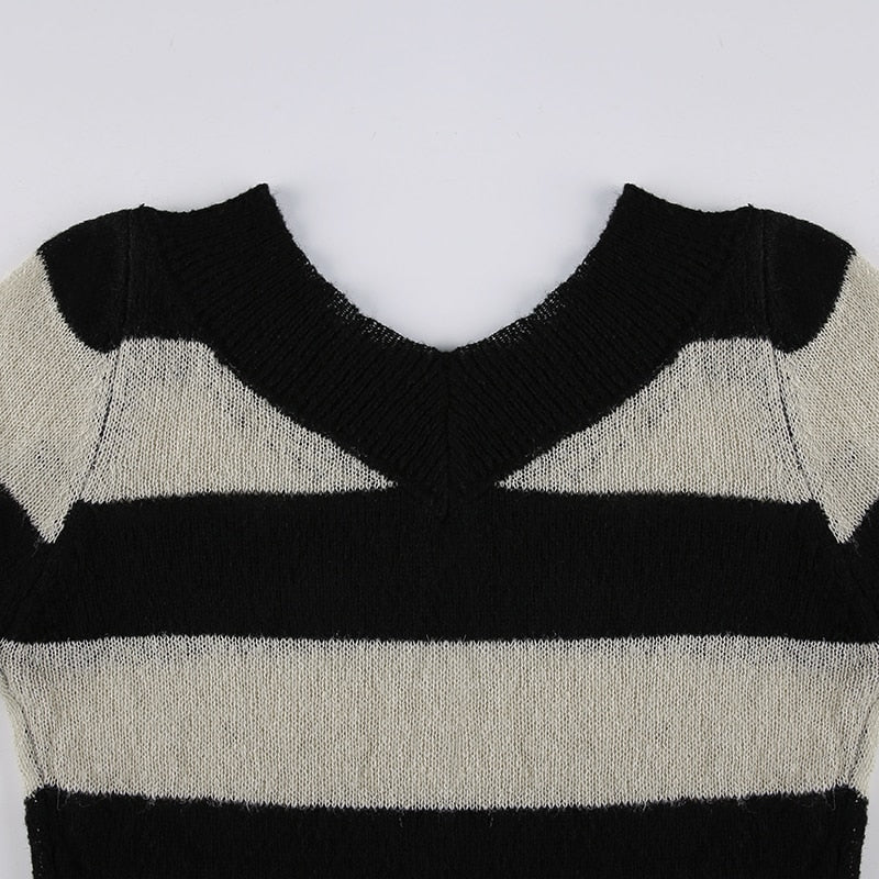 V-neck stripe long sleeve knitted sweater top by The Clothing Company Sydney, casual vintage autumn pullover with V-neck and striped pattern.