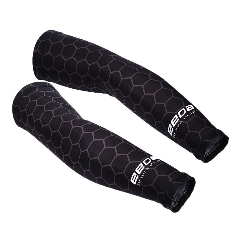 Black cycling and sports arm sleeves from The Clothing Company Sydney, UV sun protection, ideal for running, volleyball, basketball, and football.