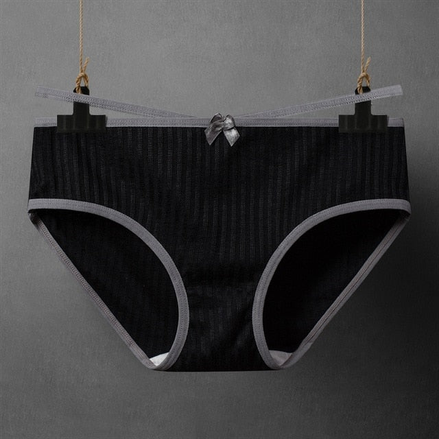 Cotton seamless girls' briefs by The Clothing Company Sydney, breathable and comfortable casual underwear for women.