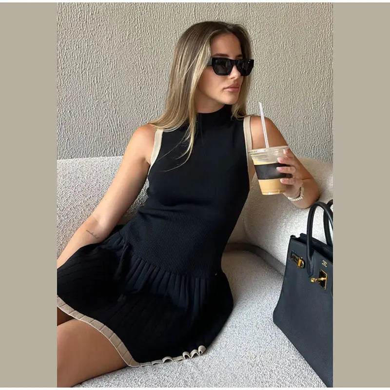 Women's Knitted O-neck Mini Dress Elegant Sleeveless High Waist Pleated Dresses