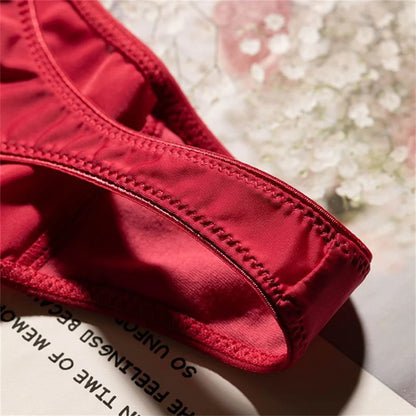 High Slit Ice Silk Thong with Elastic Pleated Waistband Sports V-shape Fitness G-string Plus Size Panties