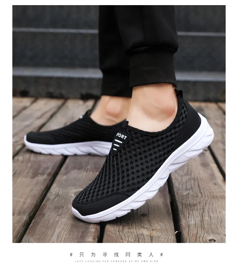 Lightweight Casual Breathable Slip on Male Casual Sneakers Anti-slip Men's Flats Outdoor Walking Shoes