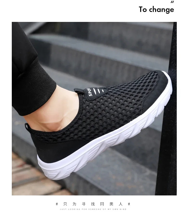 Lightweight Casual Breathable Slip on Male Casual Sneakers Anti-slip Men's Flats Outdoor Walking Shoes