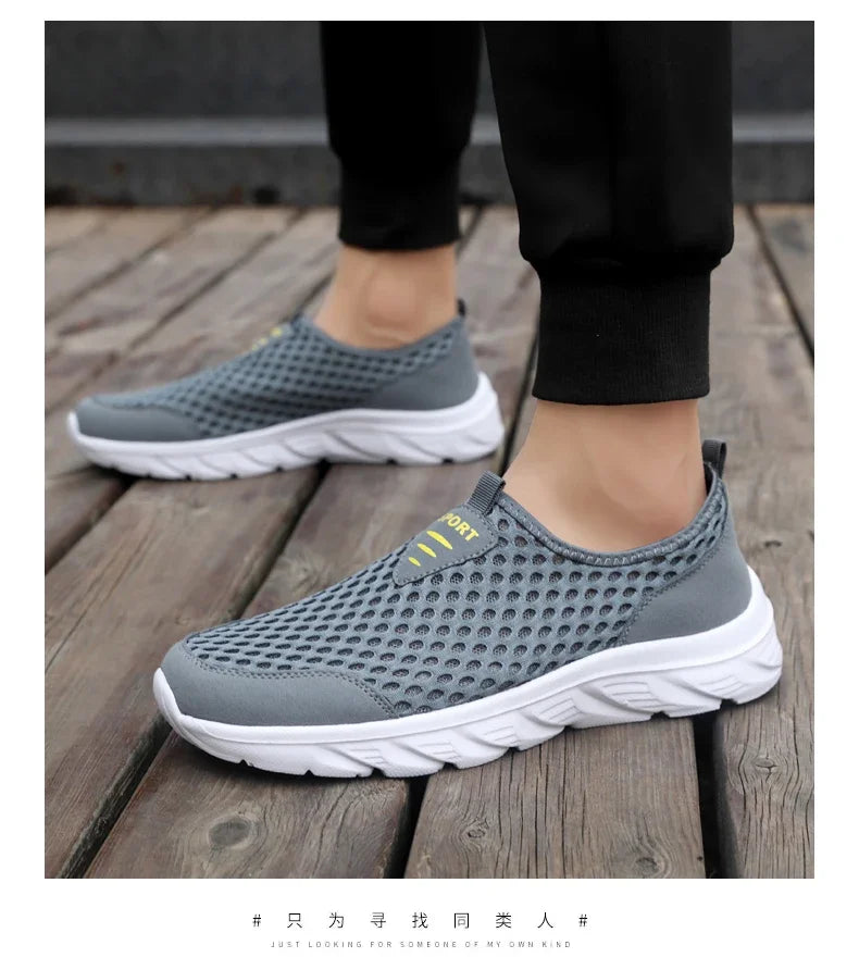 Lightweight Casual Breathable Slip on Male Casual Sneakers Anti-slip Men's Flats Outdoor Walking Shoes