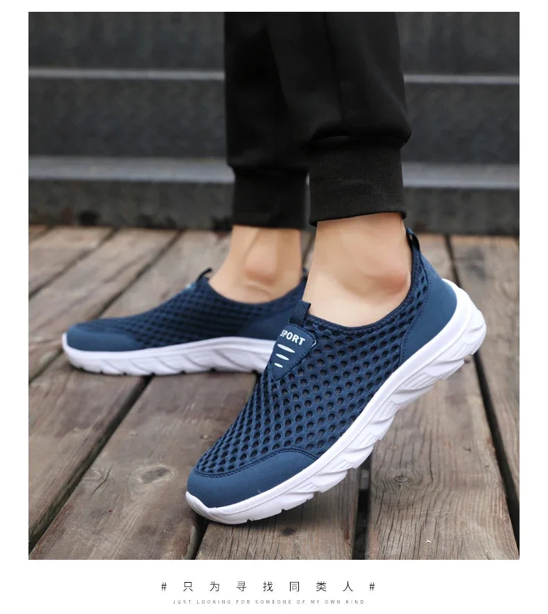 Lightweight Casual Breathable Slip on Male Casual Sneakers Anti-slip Men's Flats Outdoor Walking Shoes